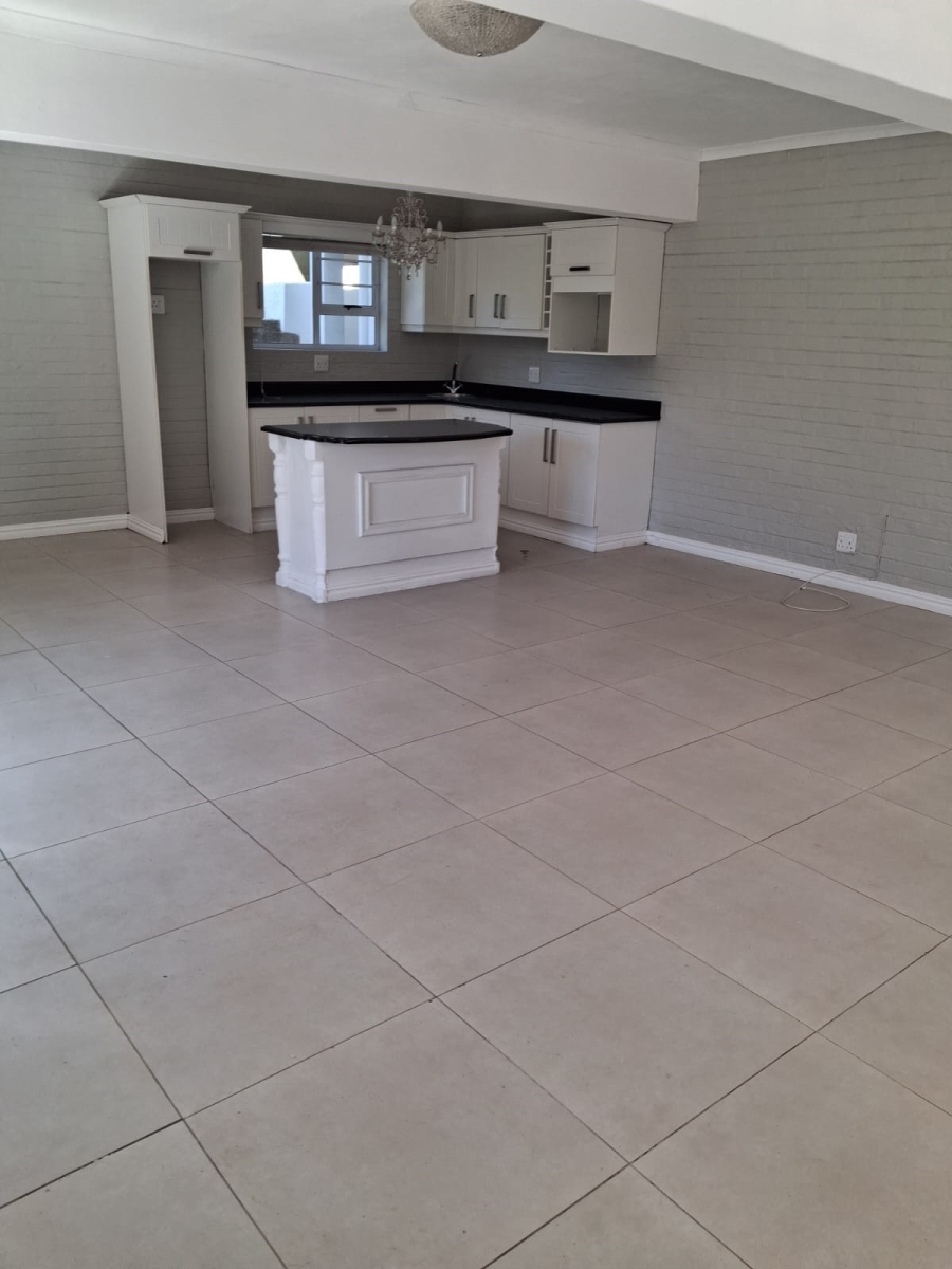 To Let 3 Bedroom Property for Rent in Vincent Heights Eastern Cape